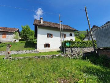 CASA INDIPENDENTE CON AMPIO GIARDINO NEL BORGO ...