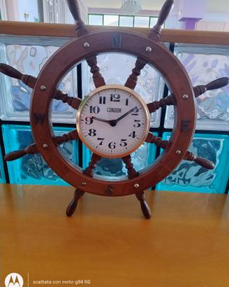 orologio in legno forma timone