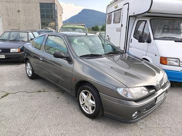 RENAULT MEGANE COACH 1.6 8v A.S.I. con C.R.S.