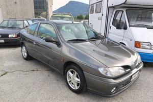 RENAULT MEGANE COACH 1.6 8v A.S.I. con C.R.S.