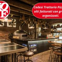 Pizzeria alta affluenza con gruppi organizzati