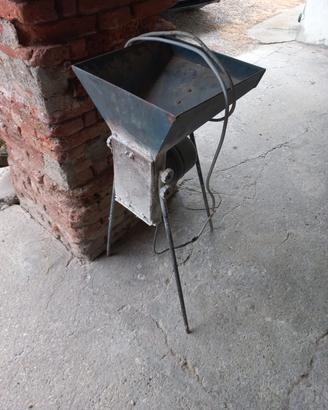 Mulino macina granaglie elettrico