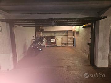 Posto moto in box doppio