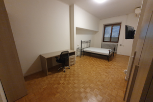 Camera singola con arredo