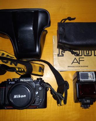 Macchina fotografica Reflex NIKON F501