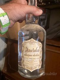Bottiglie di liquore antiche