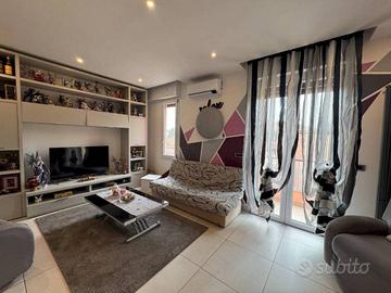 Appartamento di 190 m² con più di 5 locali a Bolog
