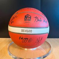 Pallone autografato Pistoia Basket