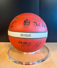 Pallone autografato Pistoia Basket