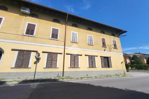 3 LOCALI A BESANA IN BRIANZA