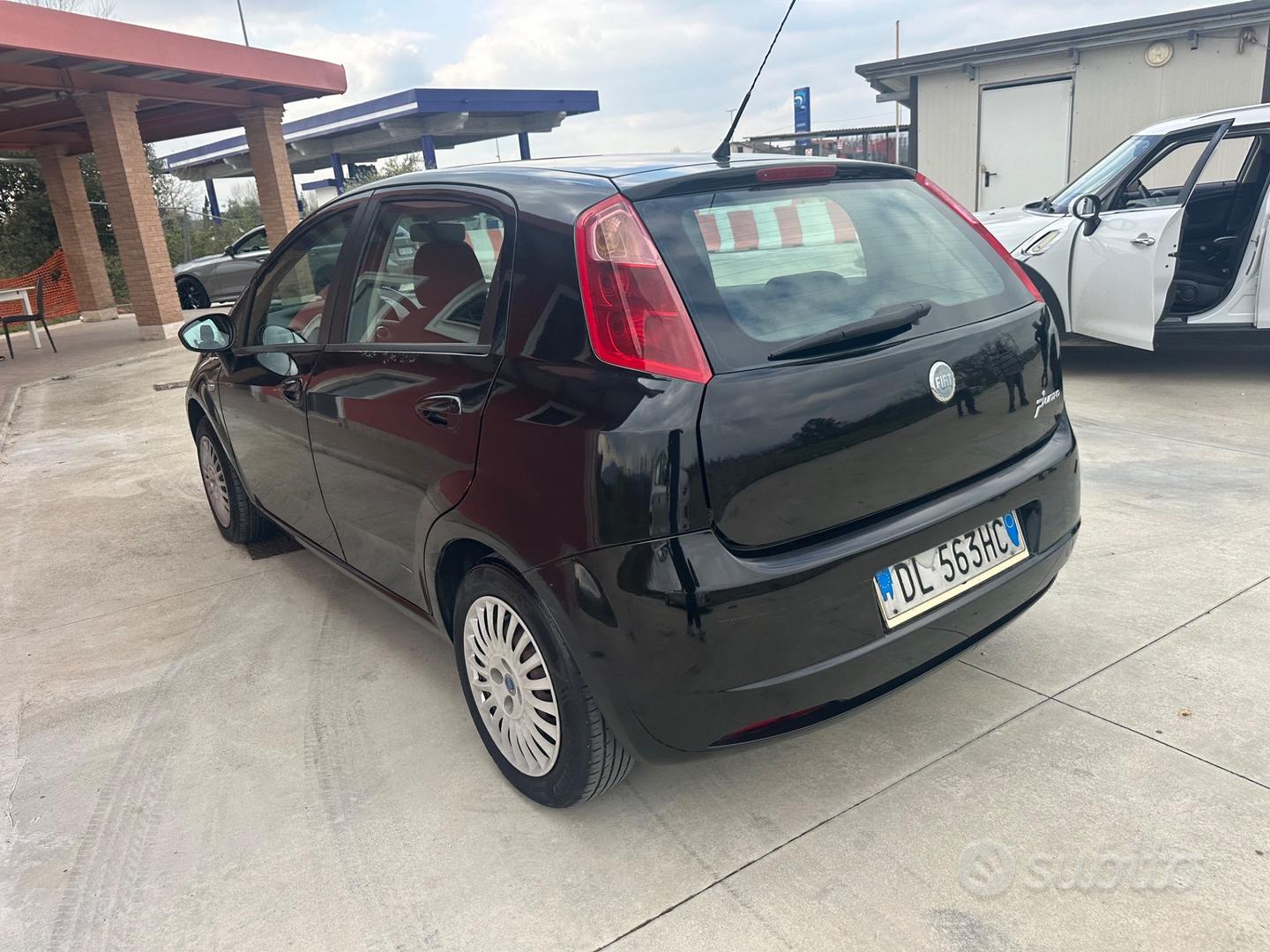 Fiat Grande Punto 2007 photo 2
