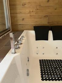 Vasca idromassaggio 2posti 900€ (originale 2.300€)