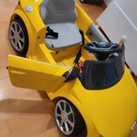 macchina elettrica Audi tt rs gialla 