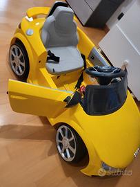 macchina elettrica Audi tt rs gialla 