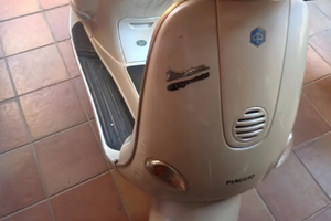 Vespa scooter 150