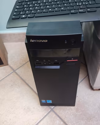 PC Lenovo desktop fisso