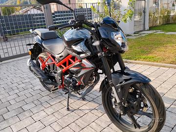 Benelli BN125 con 2.472 km (anno 2023)