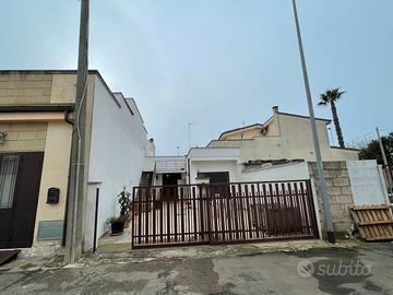 Casa indipendente con doppio accesso e giardino