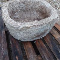 Mangiatoia in pietra 