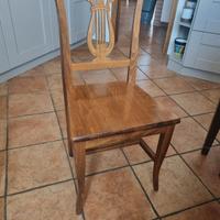 sedie Lira con tavolo