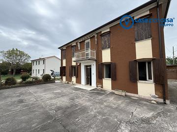 Villa Singola con ampio giardino e garage