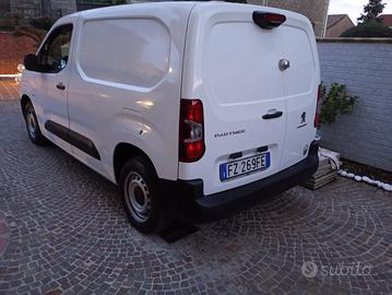 Peugeot partner 1.5 diesel 3 posti full optional
