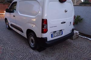 Peugeot partner 1.5 diesel 3 posti full optional