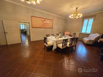 VILLA SINGOLA A RUSSI