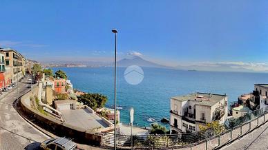 MULTILOCALE A NAPOLI