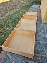 Contenitori biancheria sottoletto.