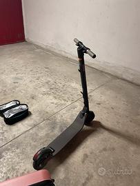 Monopattino Segway es2