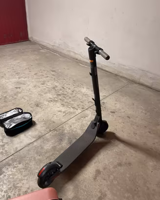Monopattino Segway es2
