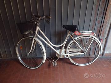 Bicicletta bianca da donna 