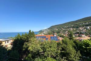 2 LOCALI A TRIESTE
