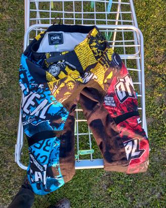 pantaloni e pettorina cross 