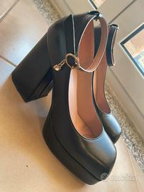 Scarpe decollete con plateau e cinturino
