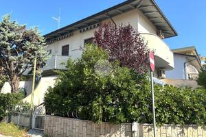 2 LOCALI A CESENATICO