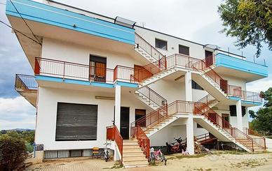 Rif. 248a locali a cappelle sul tavo