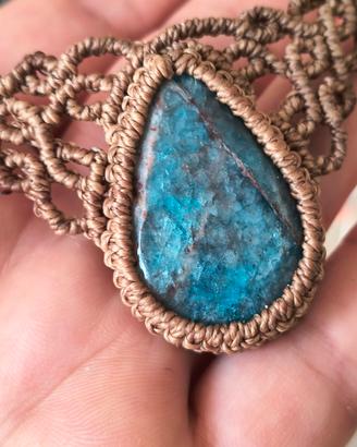 Girocollo macrame con Apatite 