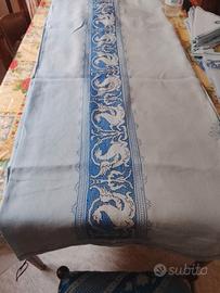 tovaglia ricamata a mano