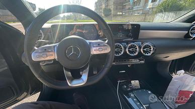 Mercedes A180d AMG Line 27.000km Full Optional