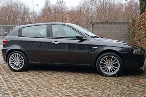 Alfa Romeo 147 1.9 JTDm 120 CV - Gancio traino 