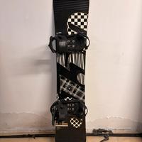 Tavola e attacchi da snowboard