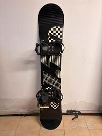 Tavola e attacchi da snowboard