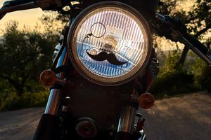 Adesivo cafe racer baffi