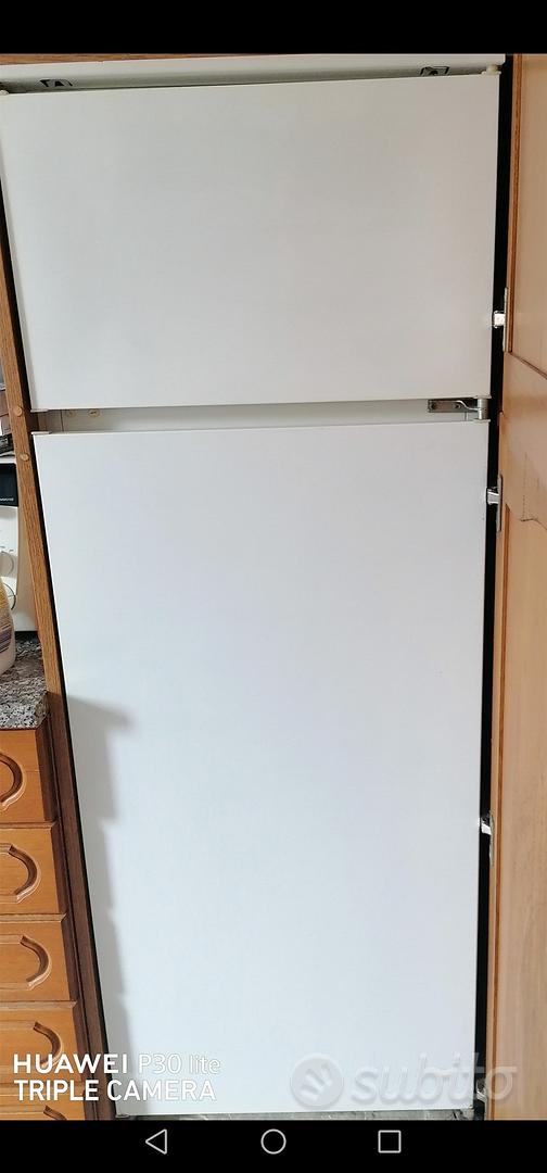 Adhésif 2 Pieds – Décoration Murale, Frigo, Voiture – Générique – Neuf