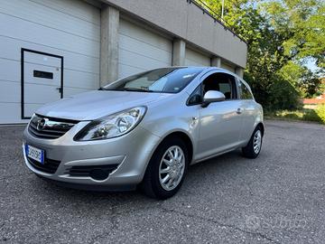 Opel Corsa 1.2 3 porte Club