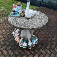 Tavolo da giardino in cemento 