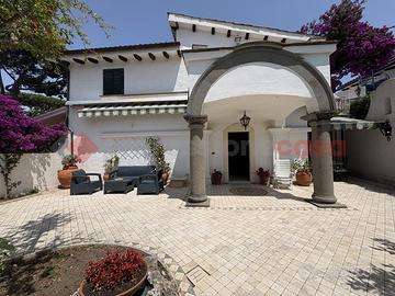 Villa bifamiliare Terracina [Cod. rif 3241028VRG]