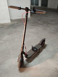 Monopattino xiomi pro
